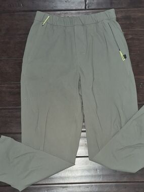 Lululemon Men's Olive Green Active Jogger Pants XS